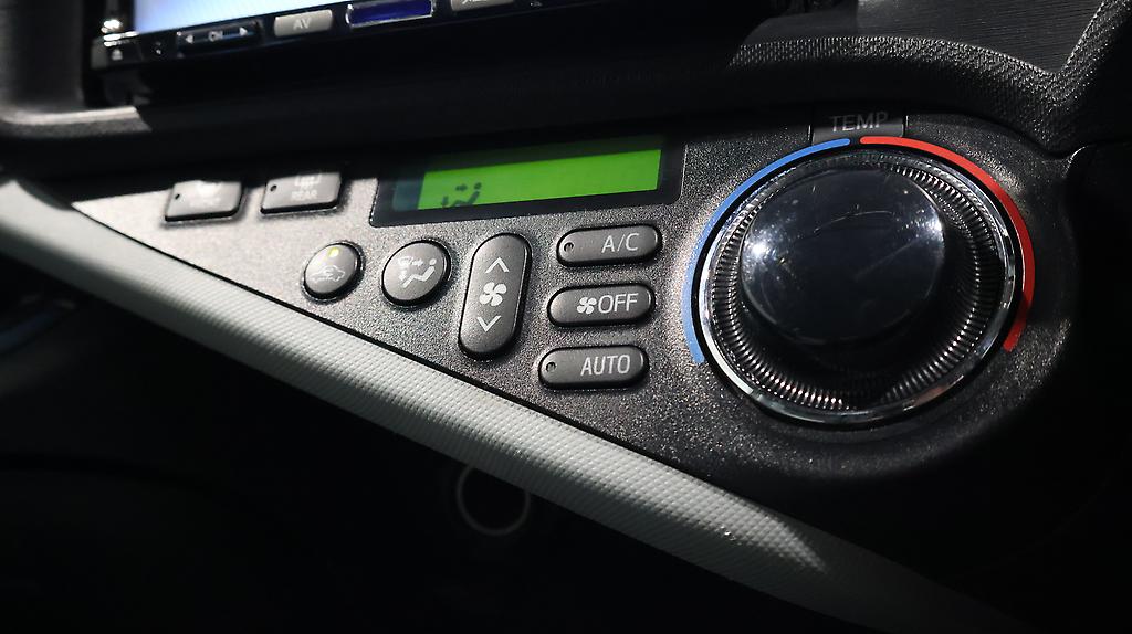 2013 Toyota Aqua S Model Push Start image 349617