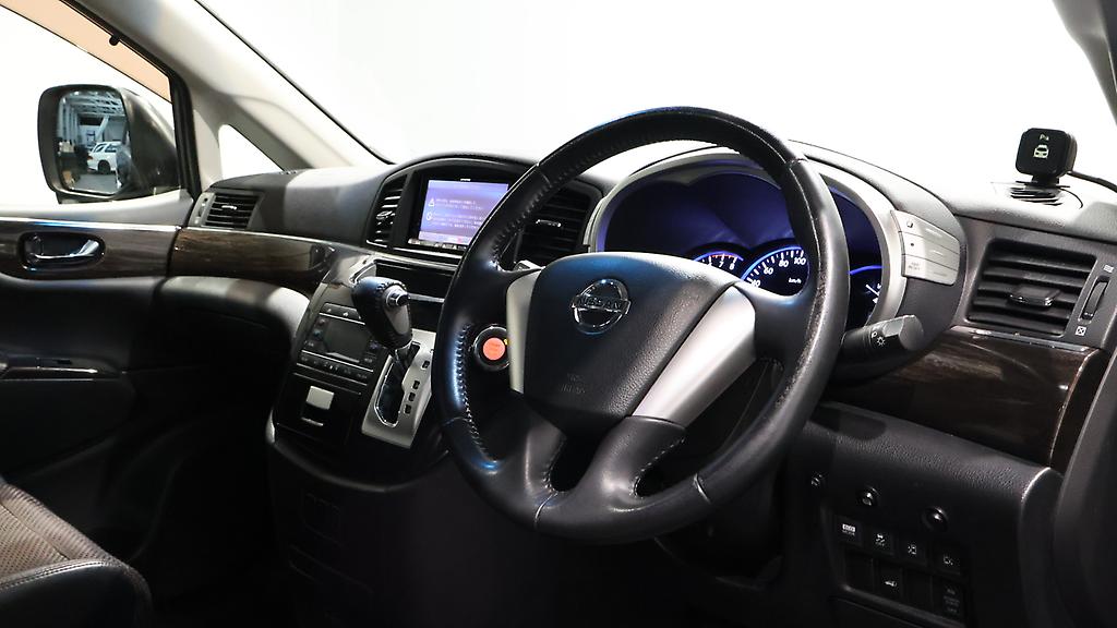 2012 Nissan Elgrand Highway Star Urban Chrome image 348021