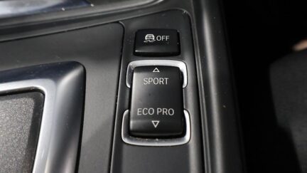2012 BMW 320i Reverse Camera, Steering Wheel Controls image 348768