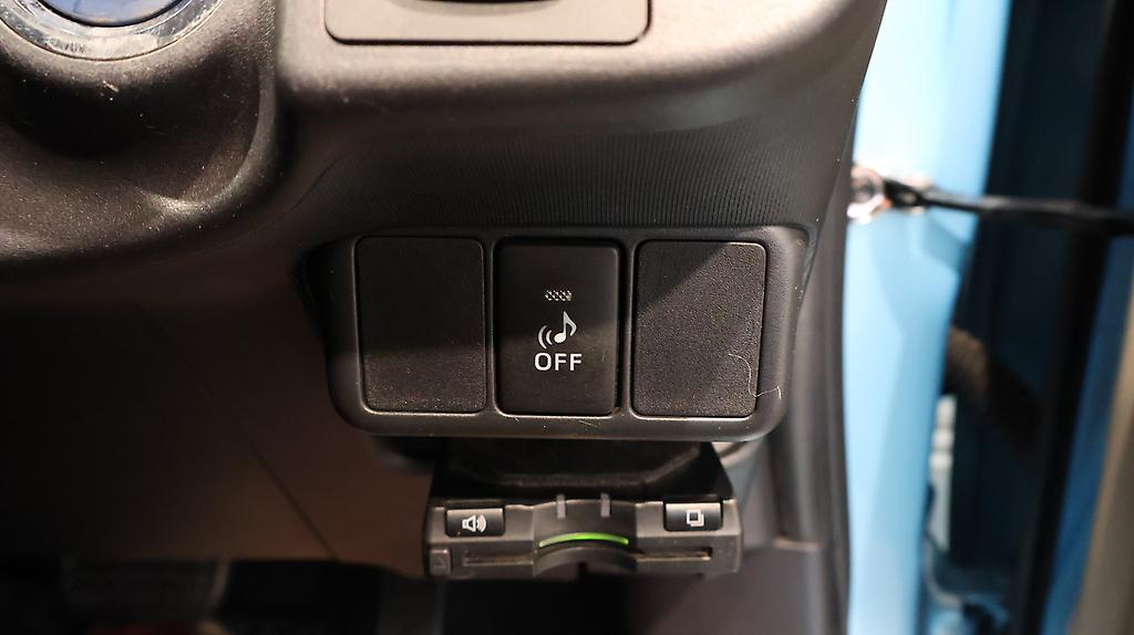 2014 Toyota Aqua G Model, Push Start, Reverse Camera image 350053
