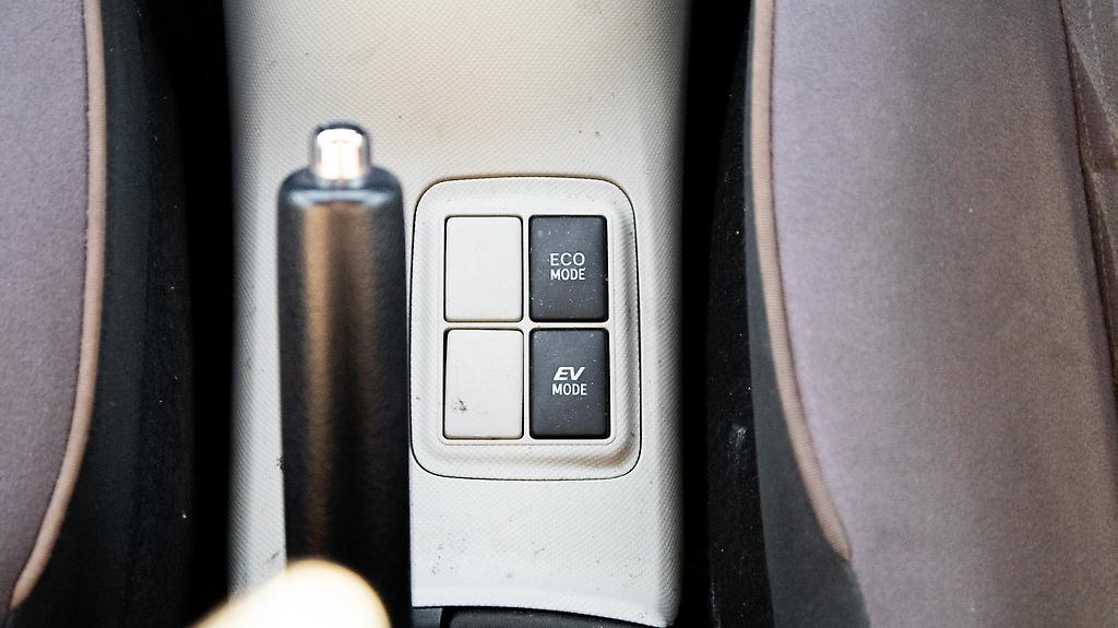 2012 Toyota Aqua F model spec push start, Hybrid image 347516