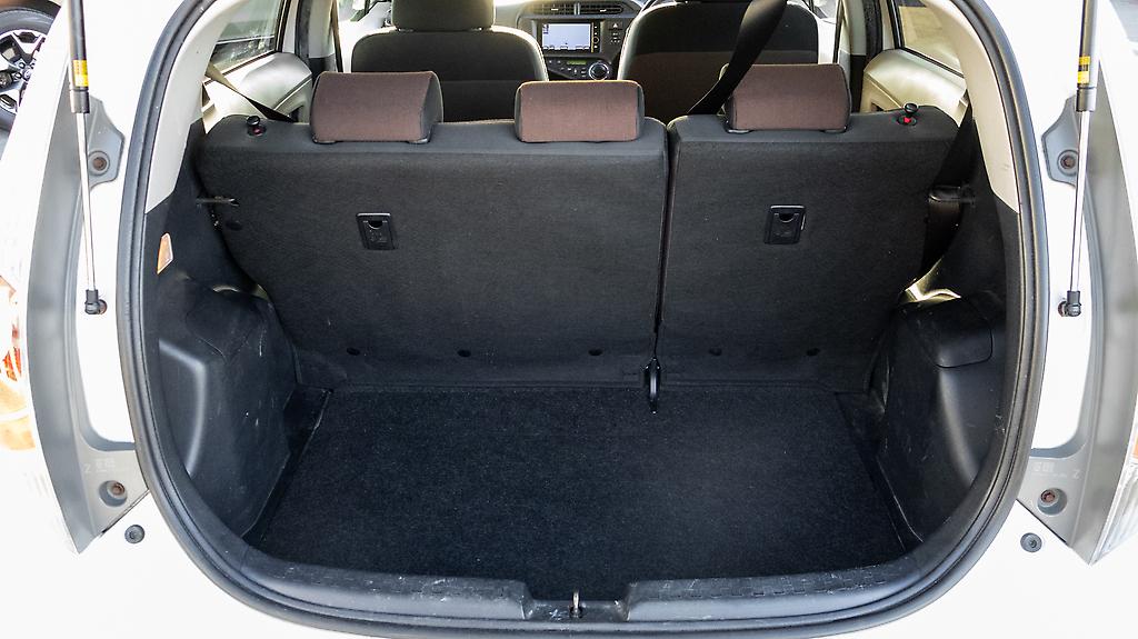 2012 Toyota Aqua F model spec push start, Hybrid image 347520