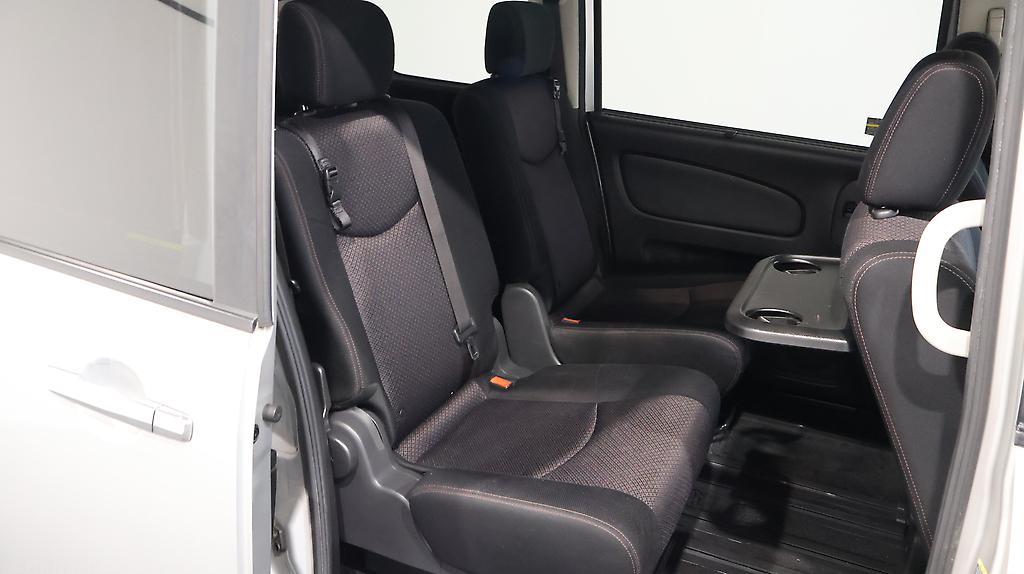 2012 Nissan Serena Highway Star Hybrid image 346527