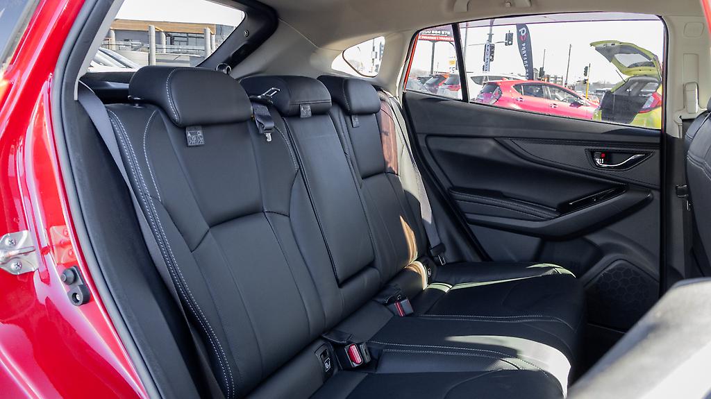 2018 Subaru Impreza 2.0i-L Eyesight Black Leather AWD image 350764