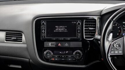 2015 Mitsubishi Outlander 4WD Push start, 7 Seater image 348439