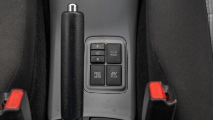 2013 Toyota Aqua G spec  Heated seats, Push start image 348333