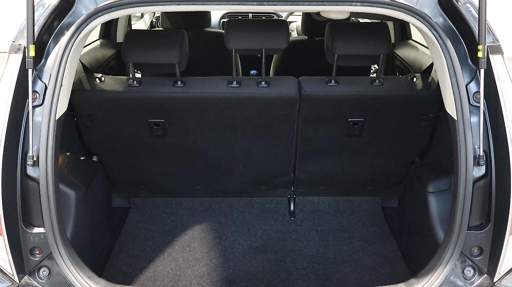 2015 Toyota Aqua S Model + Heated Seats image 347817
