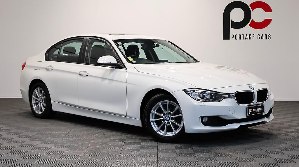 2012 BMW 320i Reverse Camera, Steering Wheel Controls image 348750