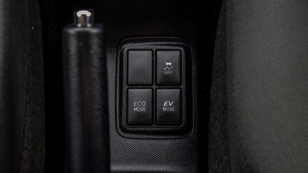 2015 Toyota Aqua F spec hybrid Push start image 348183