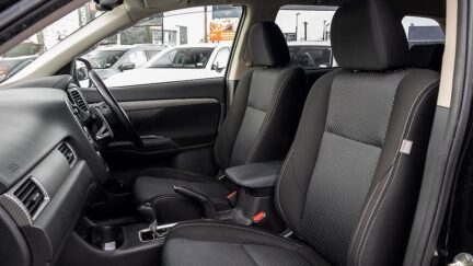 2015 Mitsubishi Outlander 4WD Push start, 7 Seater image 348438