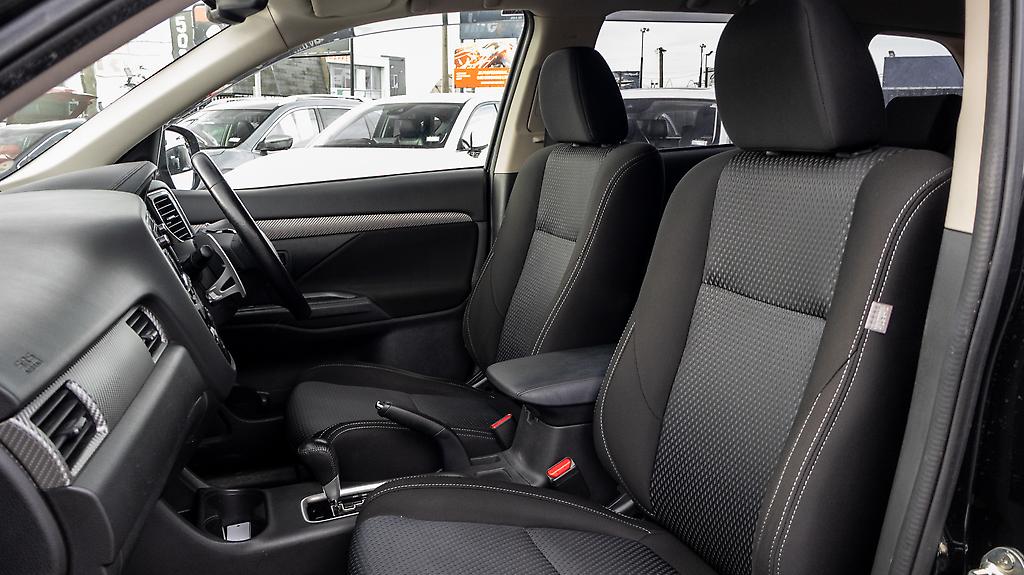 2015 Mitsubishi Outlander 4WD Push start, 7 Seater image 348438