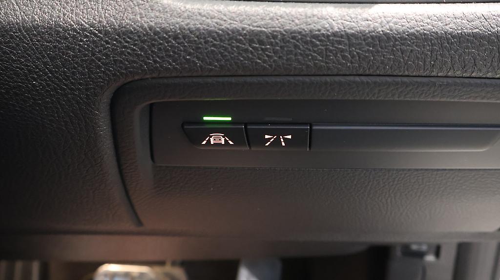 2013 BMW 320i Cruise Control + Reverse Camera image 349023