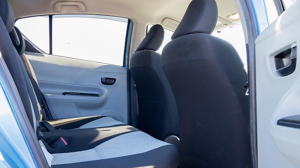 2012 Toyota Aqua G model , Heated seats, Push start image 350786