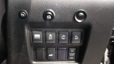 2012 Nissan Elgrand Highway Star Urban Chrome image 348025