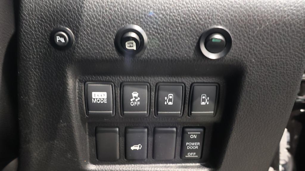 2012 Nissan Elgrand Highway Star Urban Chrome image 348025
