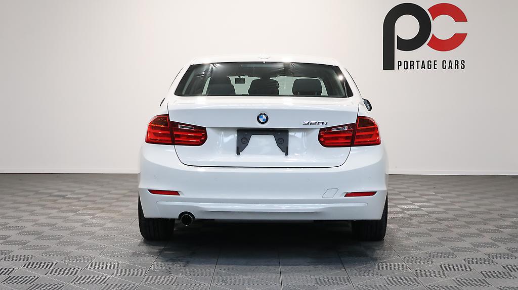 2012 BMW 320i Reverse Camera, Steering Wheel Controls image 348756