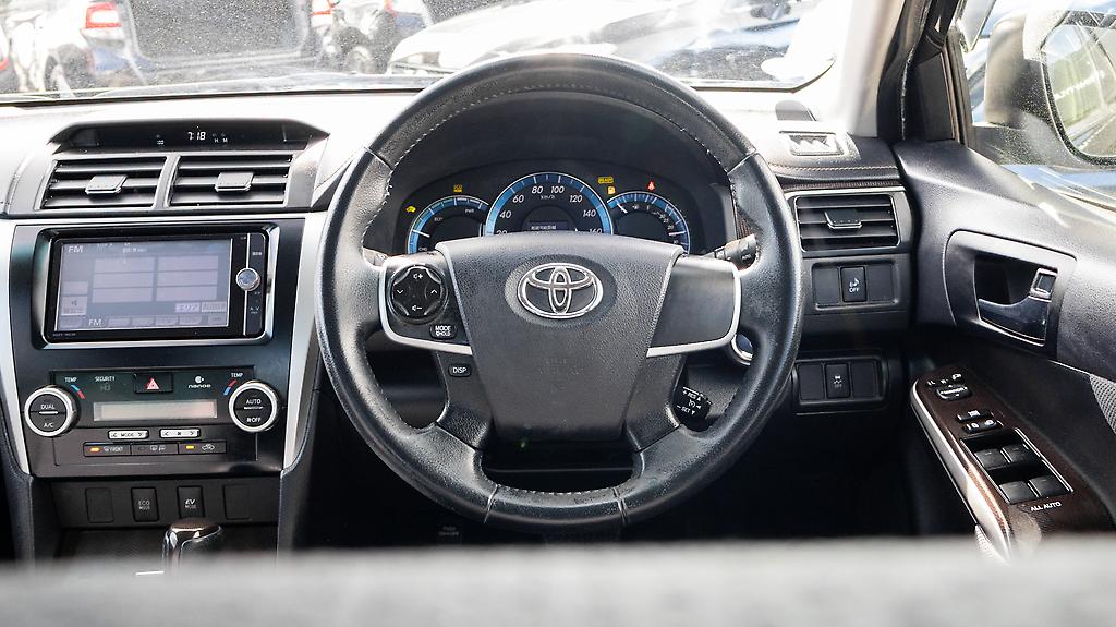 2012 Toyota Camry G-Package hybrid image 351873