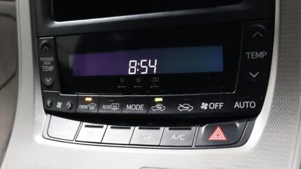 2014 Toyota Vellfire 2.4Z image 348355
