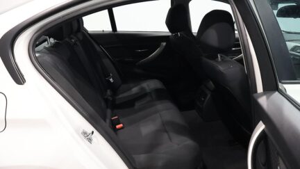 2012 BMW 320i Reverse Camera, Steering Wheel Controls image 348760