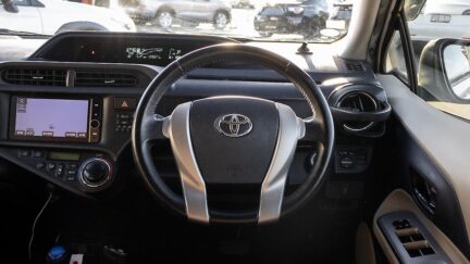 2012 Toyota Aqua F model spec push start, Hybrid image 347515