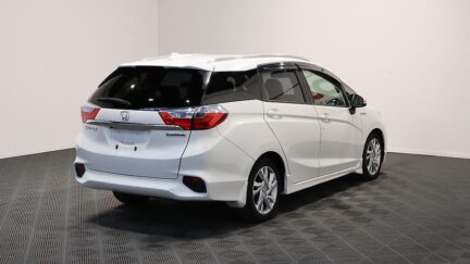 2015 Honda Shuttle Hybrid Z image 348153