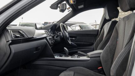 2013 BMW 3 Series 320i M Sports , Parking sensors image 346623