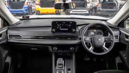 2022 Mitsubishi Outlander LS 2.5P/4WD/NZ NEW image 352343