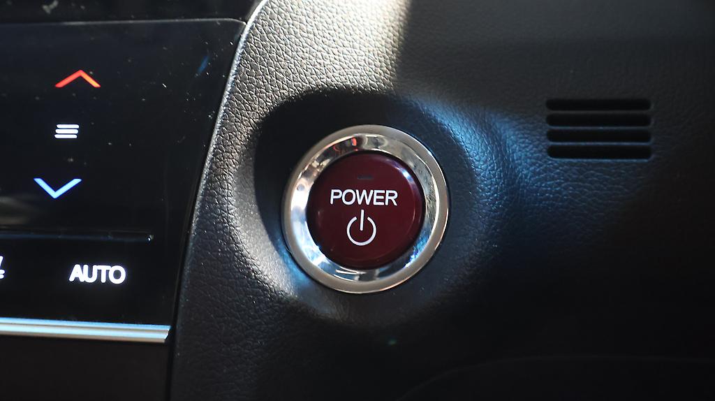 2016 Honda Shuttle Hybrid X image 350372