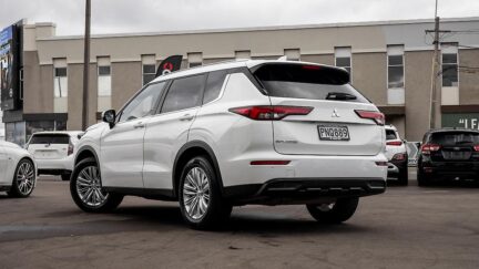 2022 Mitsubishi Outlander LS 2.5P/4WD/NZ NEW image 350157