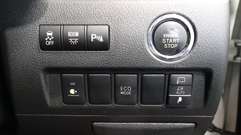 2013 Toyota Vellfire 2.4Z Golden Eyes image 347632