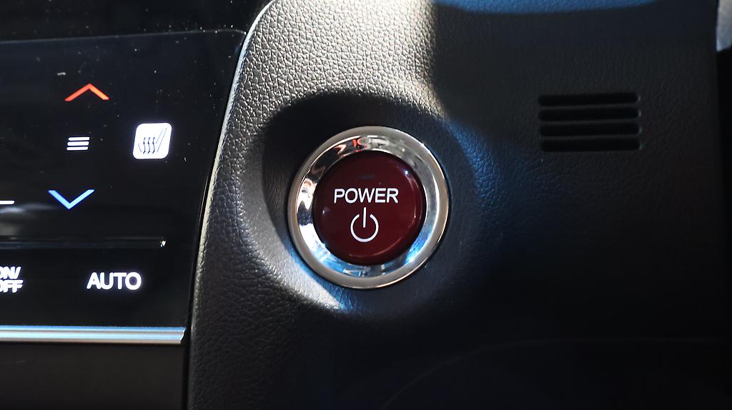 2015 Honda Shuttle Hybrid Z image 348170