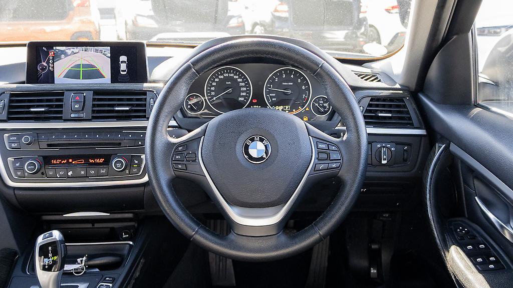2014 BMW 320i 320i 8AT , Leather pkg Low Kms image 350750