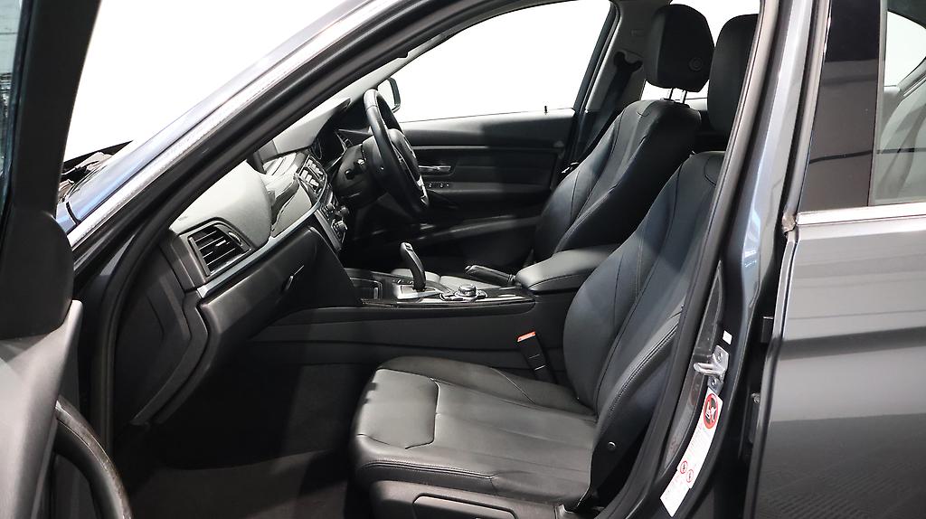 2013 BMW 320i Luxury image 349612