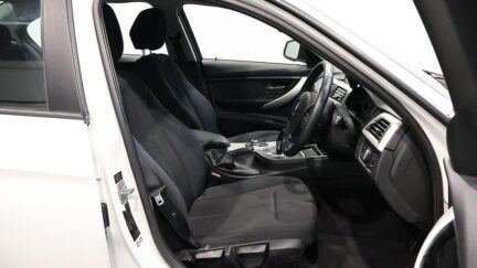 2013 BMW 320i 320i SE image 346885