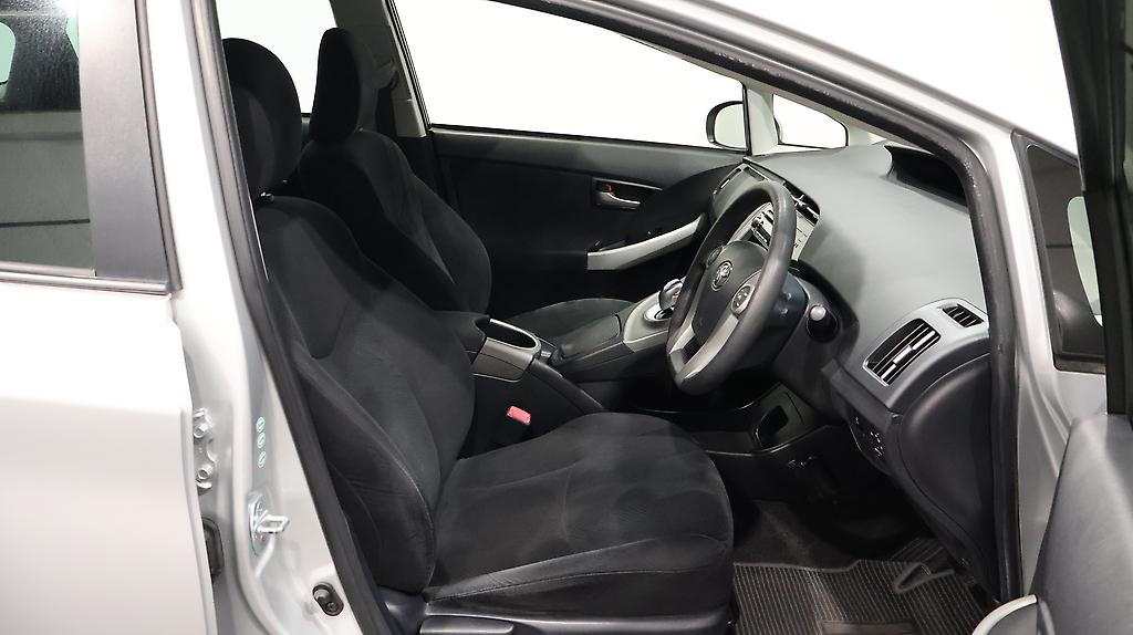 2013 Toyota Prius S Model image 350494