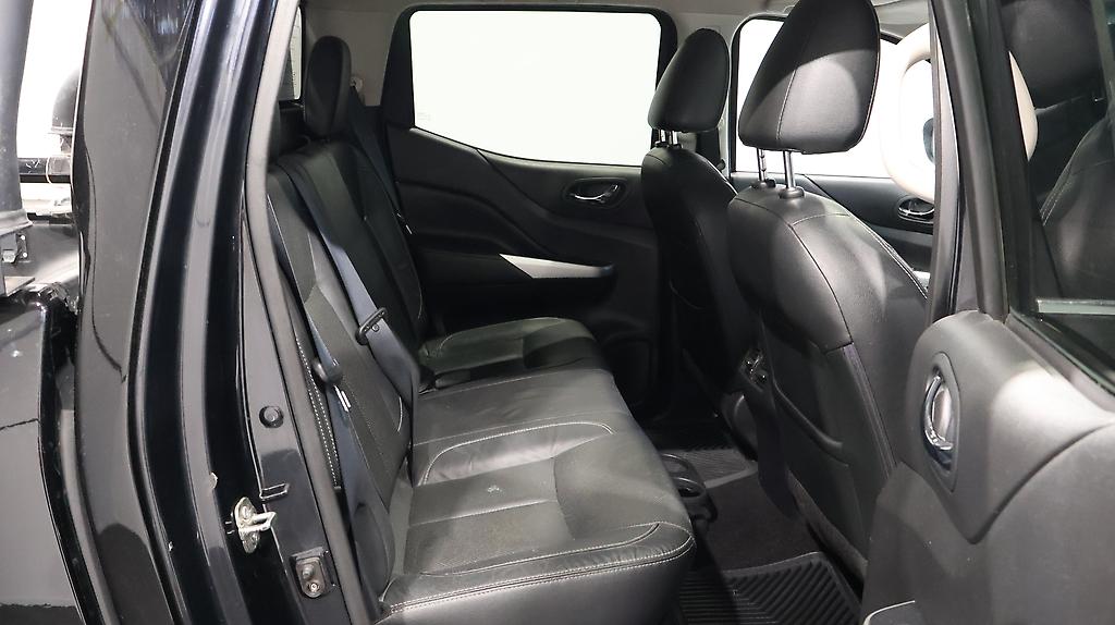2015 Nissan Navara ST-X 2.3D/7AM/UT/4DR Facelift image 347000