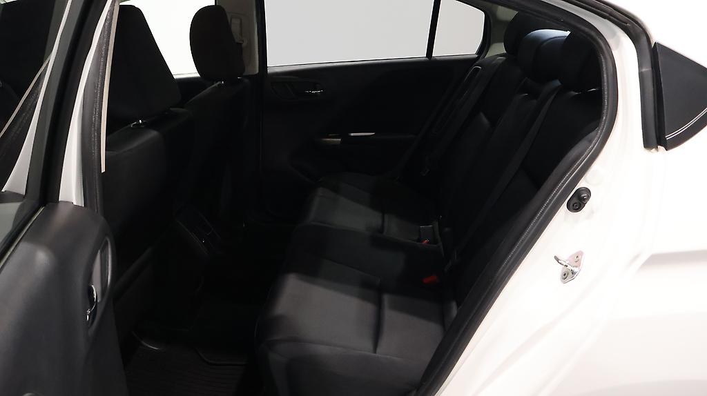 2015 Honda Grace  Hybrid LX image 347202