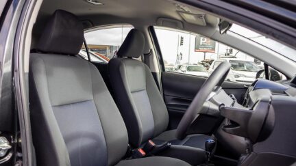 2015 Toyota Aqua F spec hybrid Push start image 348180