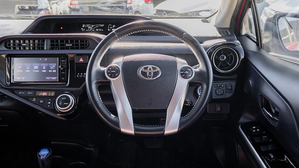 2014 Toyota Aqua F spec Hybrid Cruise control image 350830