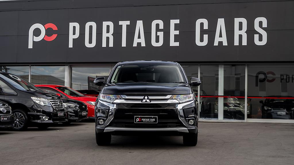 2015 Mitsubishi Outlander 4WD Push start, 7 Seater image 348423