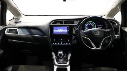 2016 Honda Shuttle Hybrid X image 350361