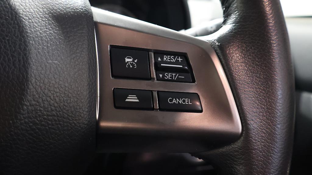 2014 Subaru XV 2.0i-L Eyesight AWD image 352048