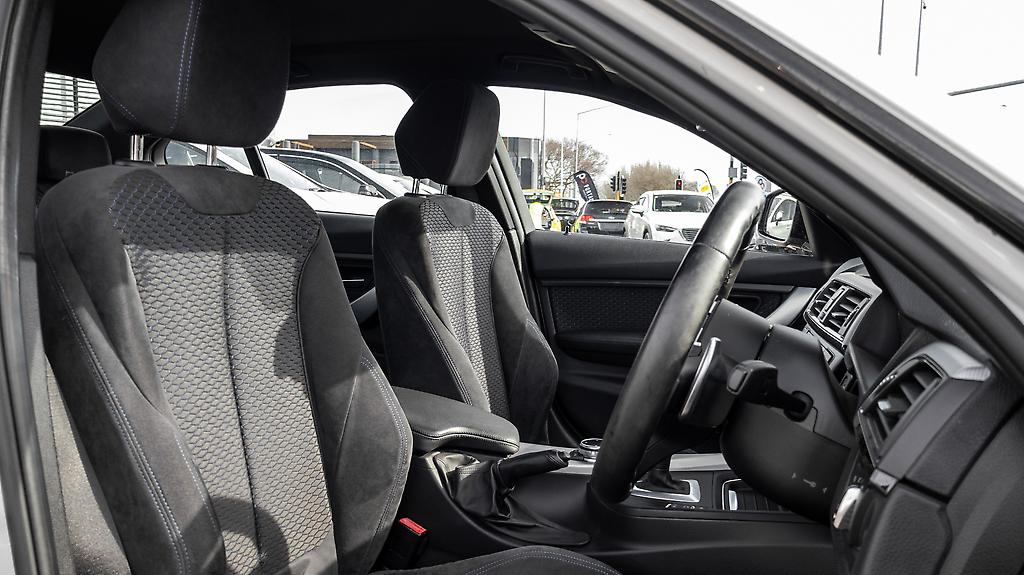 2014 BMW 320i 8AT 320i M sport Push start image 348370