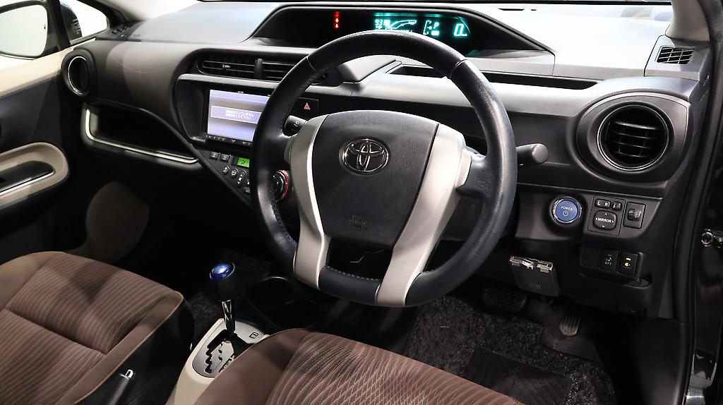 2013 Toyota Aqua G Model + Heated Seats image 347649
