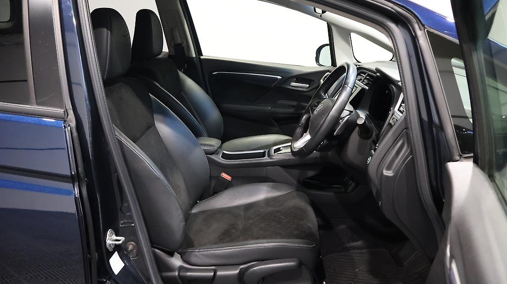 2016 Honda Shuttle Hybrid X image 350360