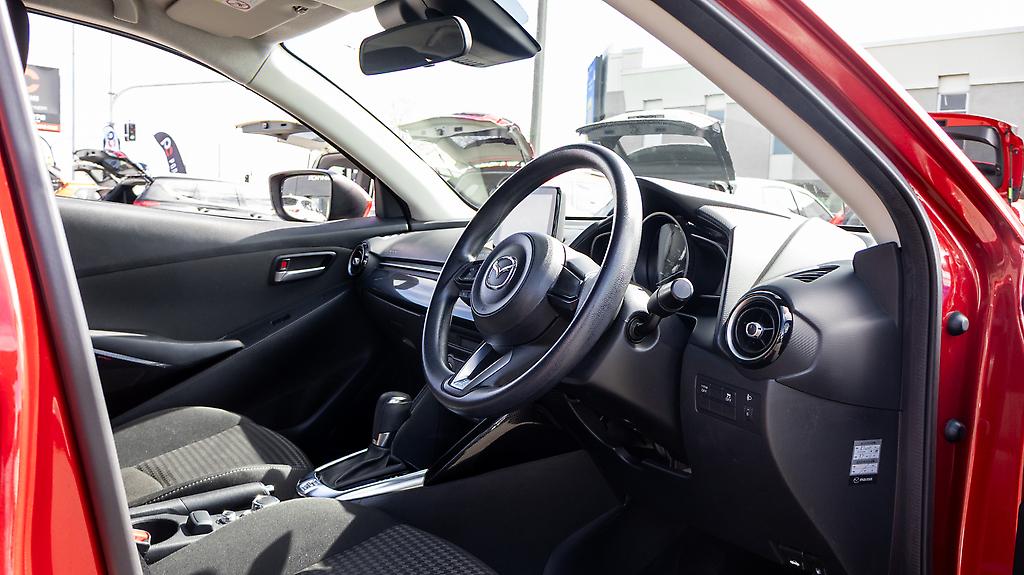 2017 Mazda Demio 13s Skyactiv image 357744