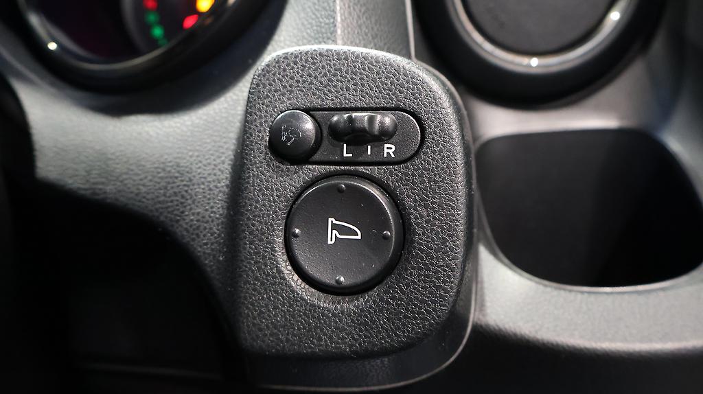 2012 Honda Fit Shuttle Hybrid Smart Selection image 353467
