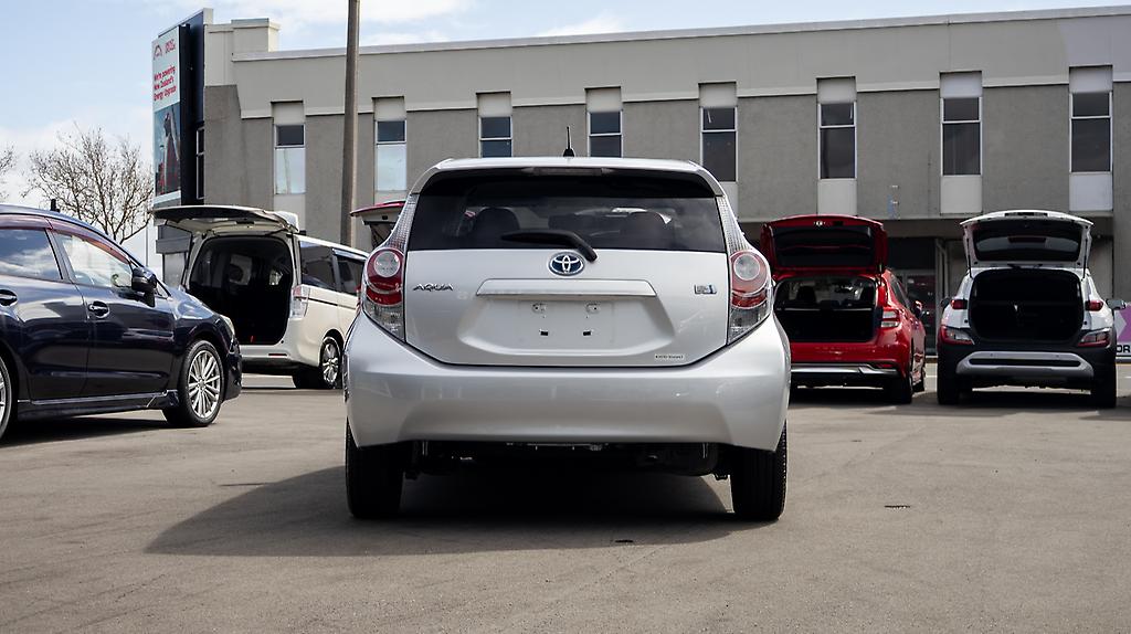 2013 Toyota Aqua Hybrid F spec , Push start image 357814