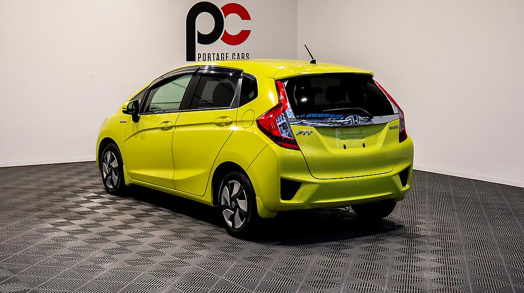 2015 Honda Fit Hybrid F Package image 354661