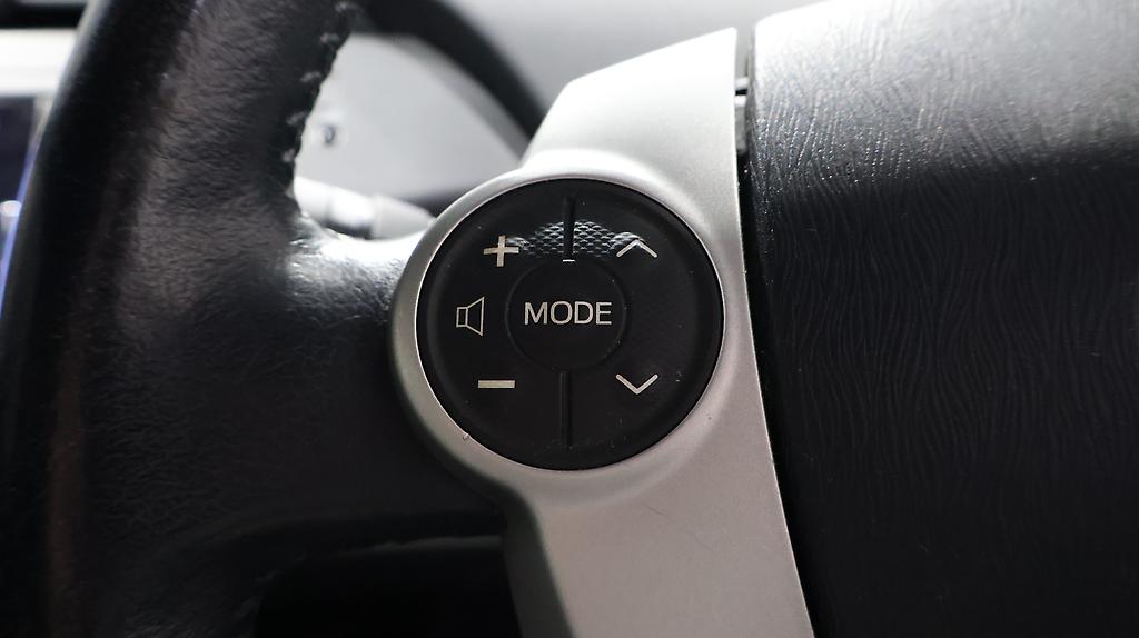2013 Toyota Prius G Model, Cruise Control, Reverse Camera image 355616